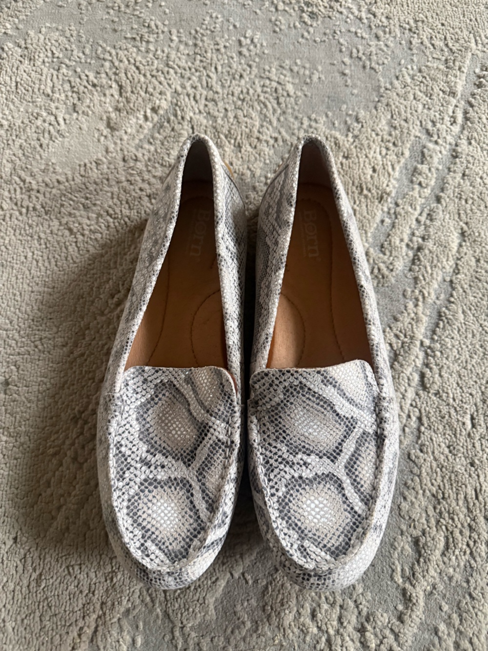 Born Snake Print Leather Driving Penny Loafer White Gray Beige Reptile 9